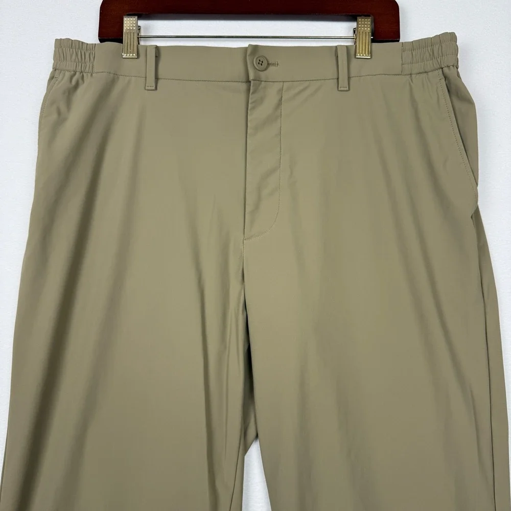 Uniqlo Ultra Light Stretch Pants Mens XL Performance Khaki Tan Slacks Officewear